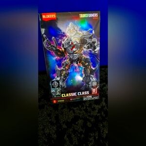Transformers Classic Class Action Figure megaton